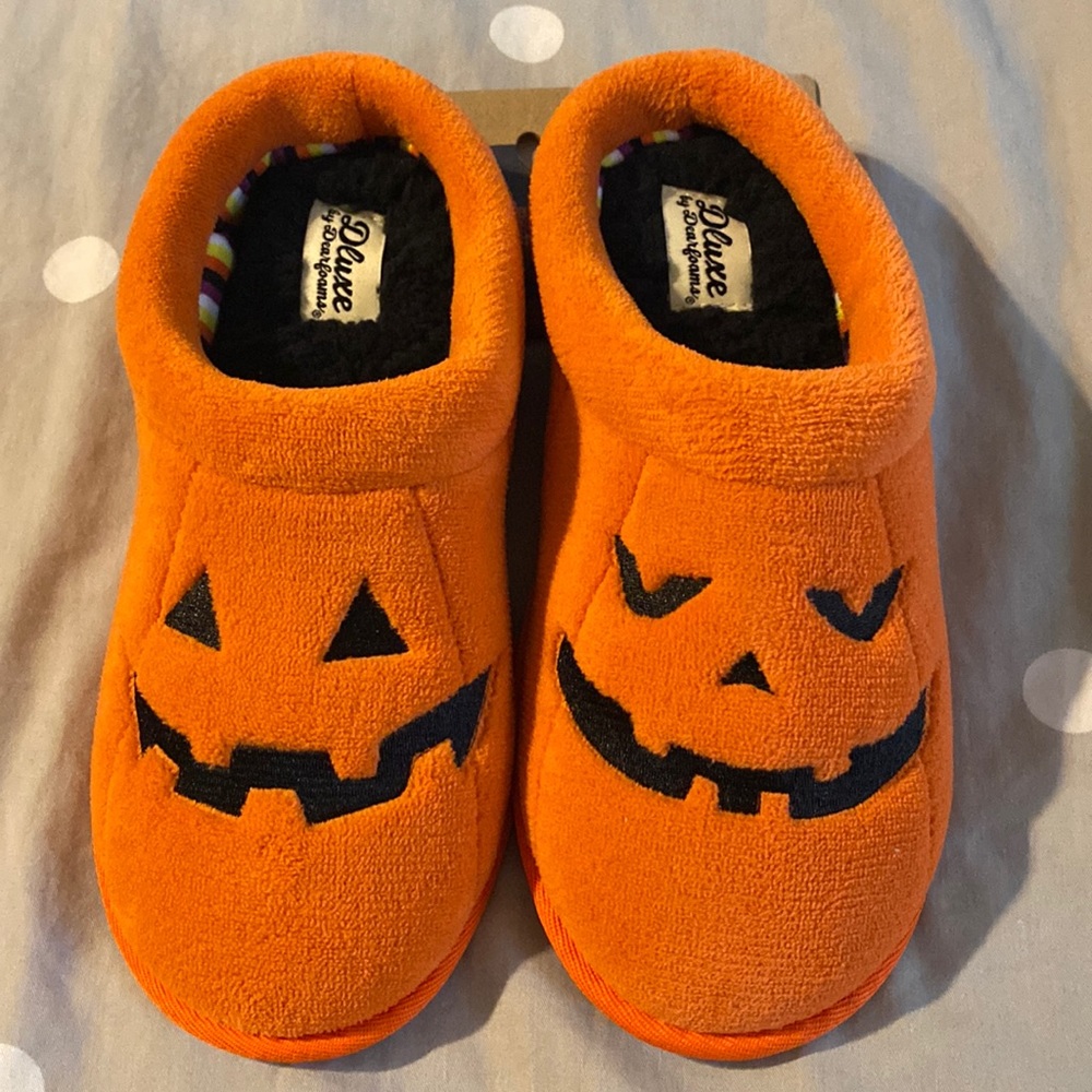 NWT Orange pumpkin Halloween slippers